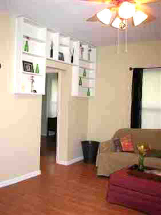 410 East Mill Street Living room
