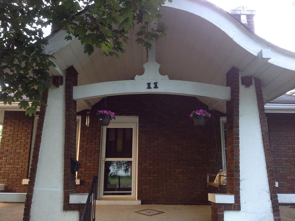 11 Clinton Place Craftsman covered front porch