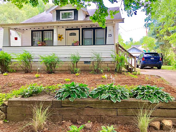25 Briarwood Avenue terraced front garden